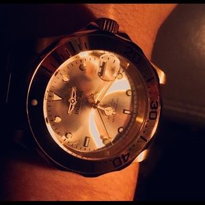 Men’s Invicta Pro Diver Watch (comes w orig. box)
